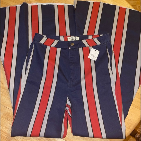 Free people Just Float On Printed Flare Jeans $98 - Picture 7 of 11